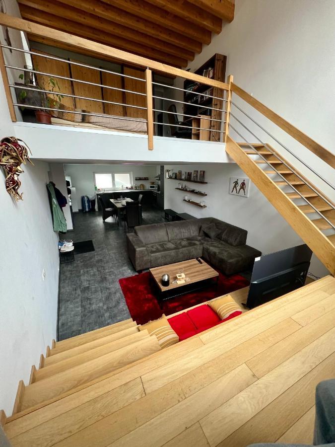 Capstay La Louviere Bagian luar foto