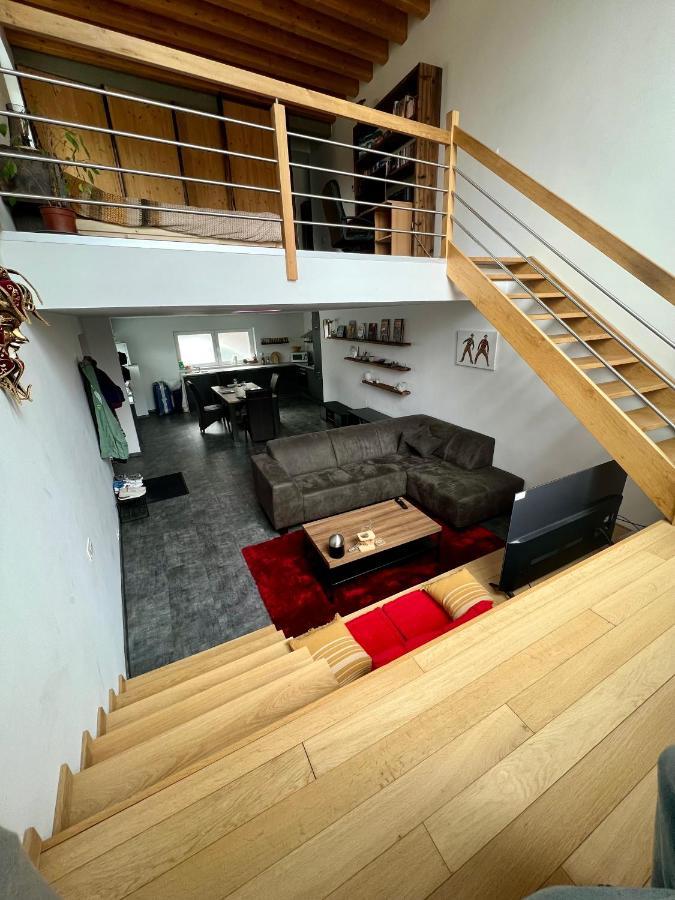 Capstay La Louviere Bagian luar foto