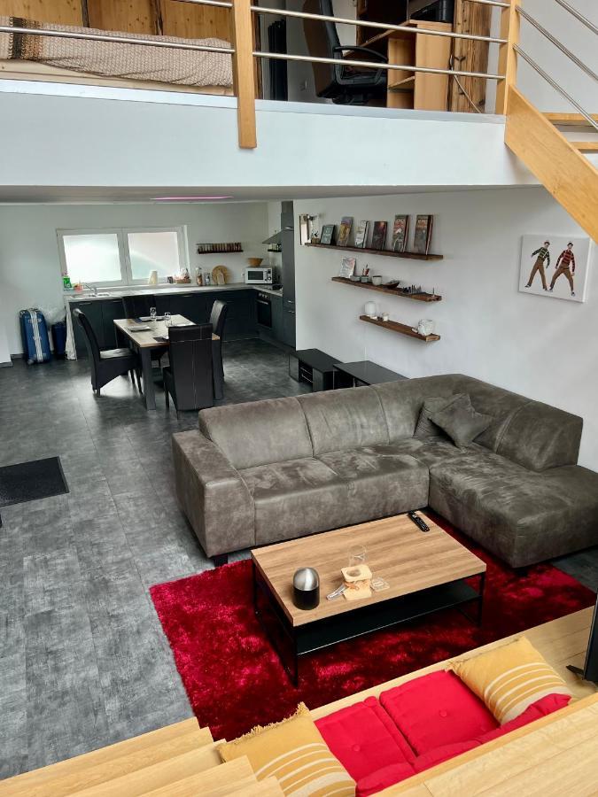 Capstay La Louviere Bagian luar foto