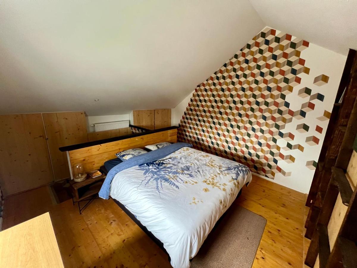 Capstay La Louviere Bagian luar foto